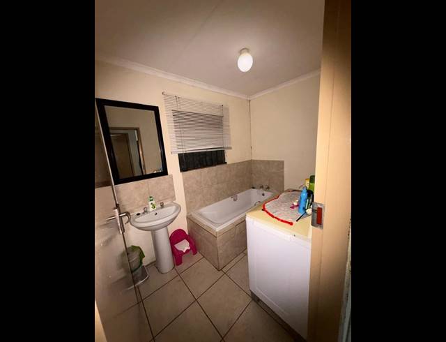 3 BEDROOM HOUSE FOR SALE IN KAGISO